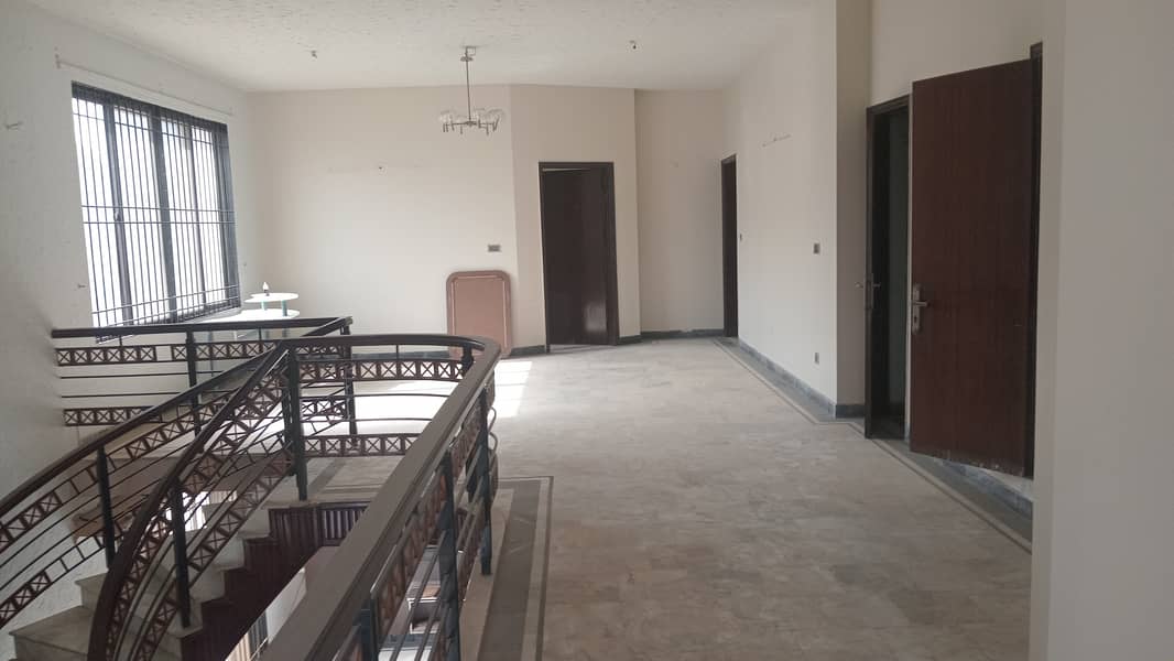 House For Rent 500 sqyd 14