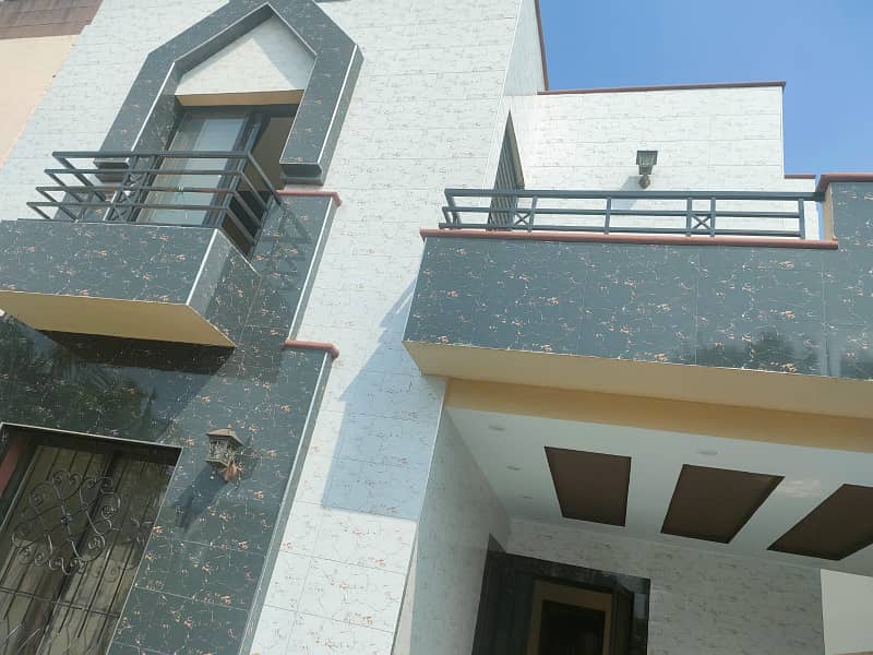 8 MARLA USED HOUSE FOR SALE L1 BLOCK VALACIA TOWN LAHORE. 0