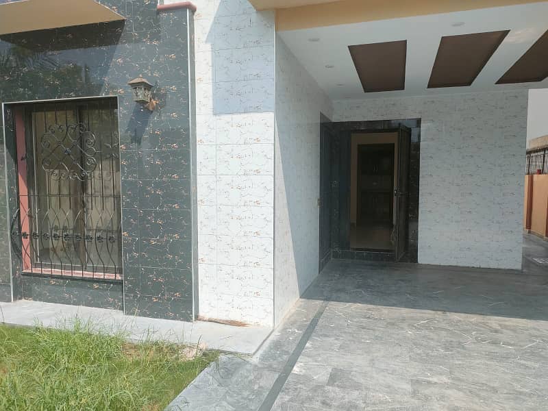 8 MARLA USED HOUSE FOR SALE L1 BLOCK VALACIA TOWN LAHORE. 1