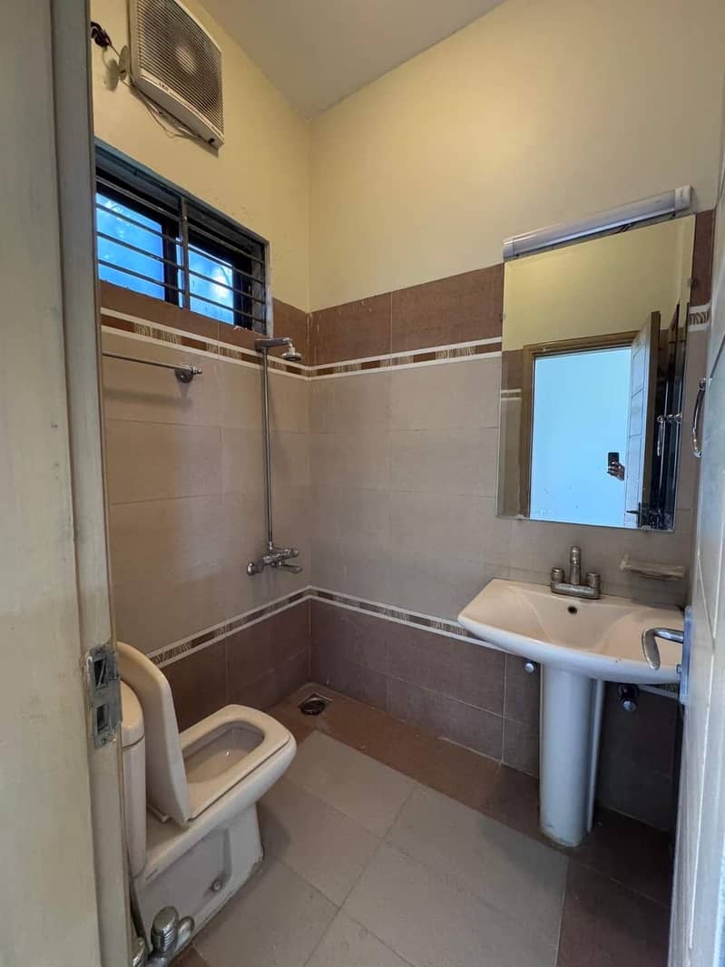 1 kanal 3 bed portion for rent dha 2 islamababd 8