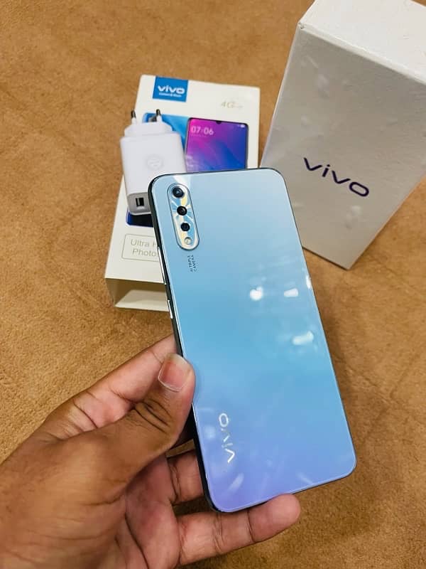 Vivo S1    8/256 GB   10/10 condition display finger print 1