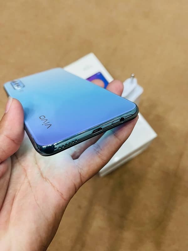 Vivo S1    8/256 GB   10/10 condition display finger print 3