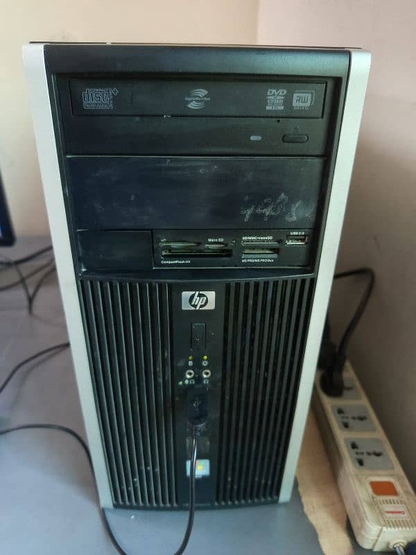 hp workstation desktop including keyboard, mouse and monitor as well 2