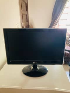 LG LCD SCREEN 19 inch”