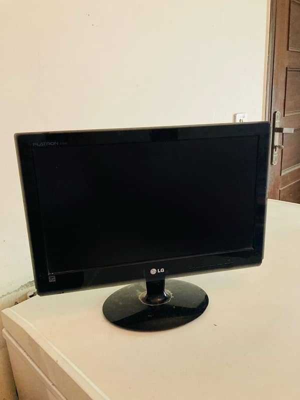 LG LCD SCREEN 19 inch” 1