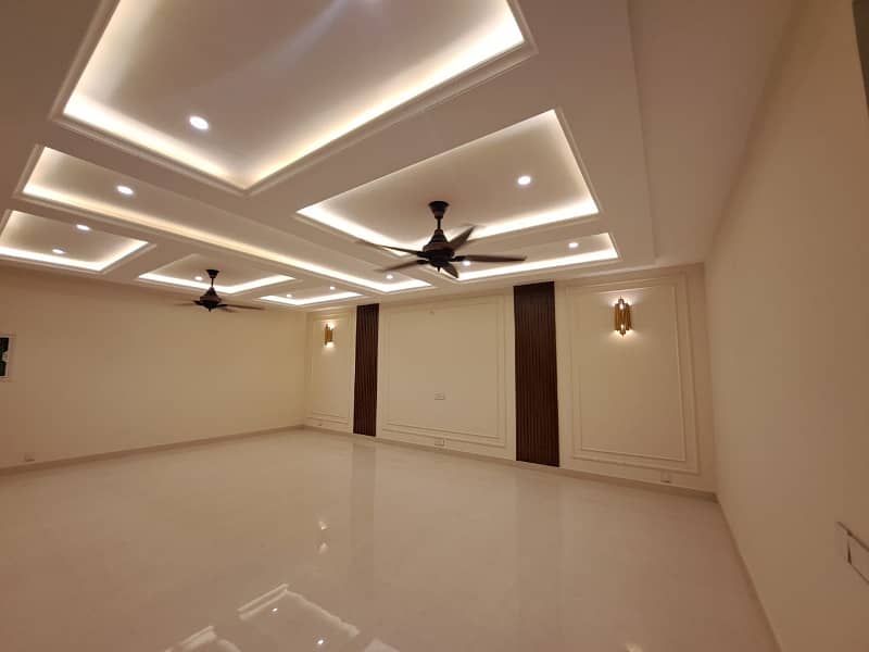 1 KANAL BRAND NEW HOUSE FOR SALE NEAR VALANCIA TOWN LAHORE. 7