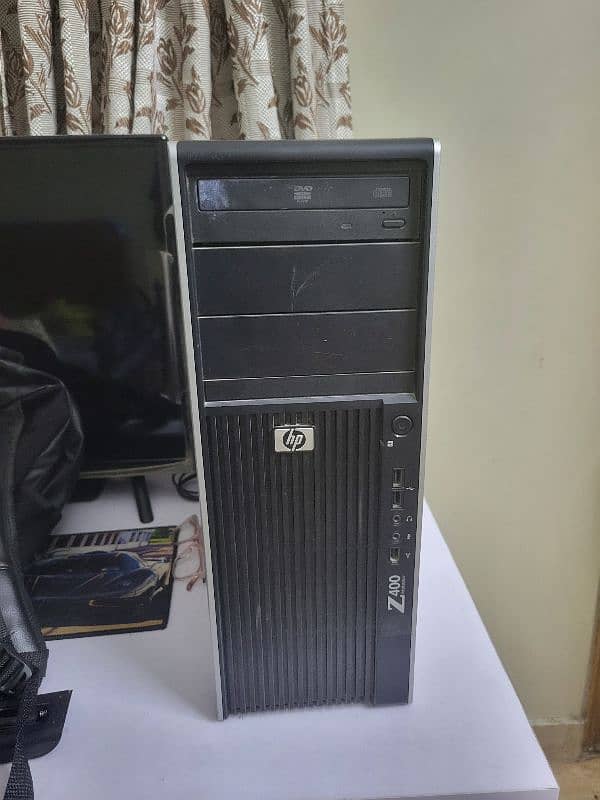 HP Z400 0