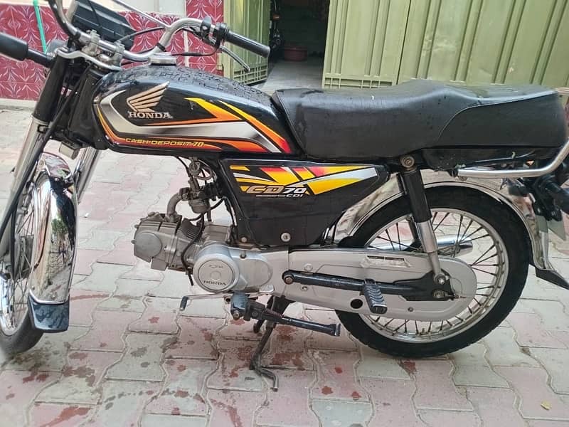 HoNDA 70 good condition urgent sale please only call 2