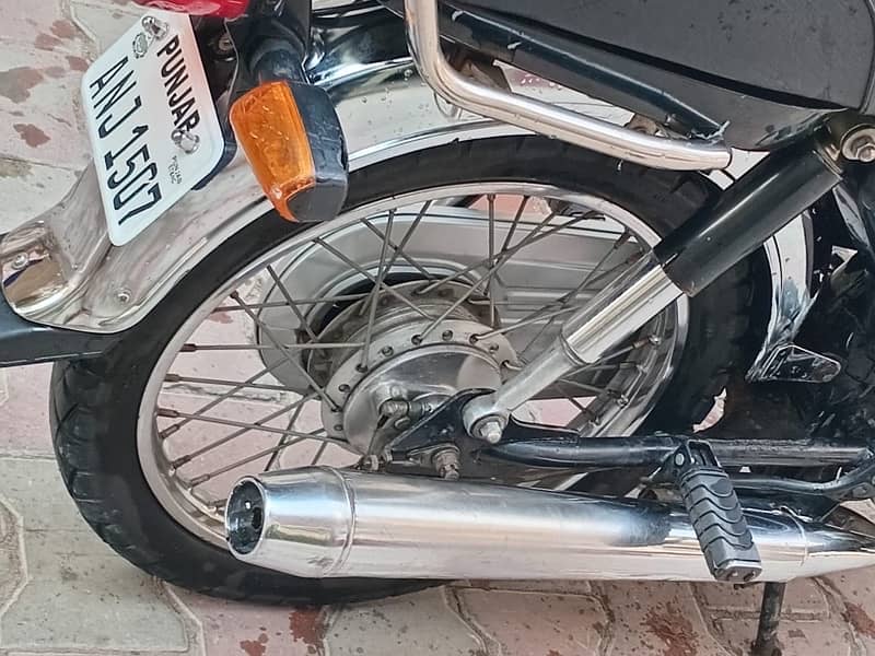 HoNDA 70 good condition urgent sale please only call 5