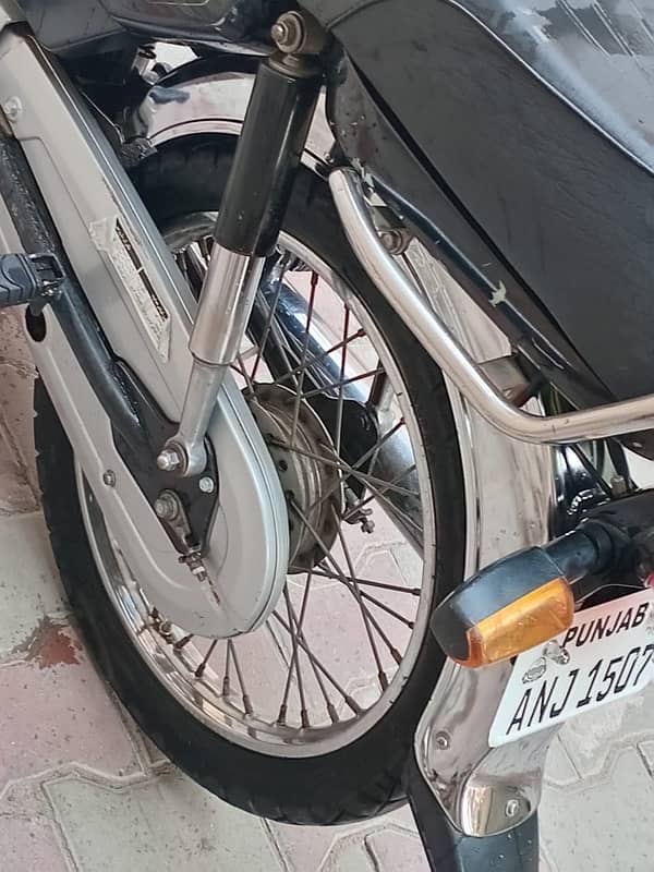 HoNDA 70 good condition urgent sale please only call 6