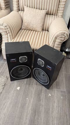 2 Original Yamaha Speakers [Model NS-052]