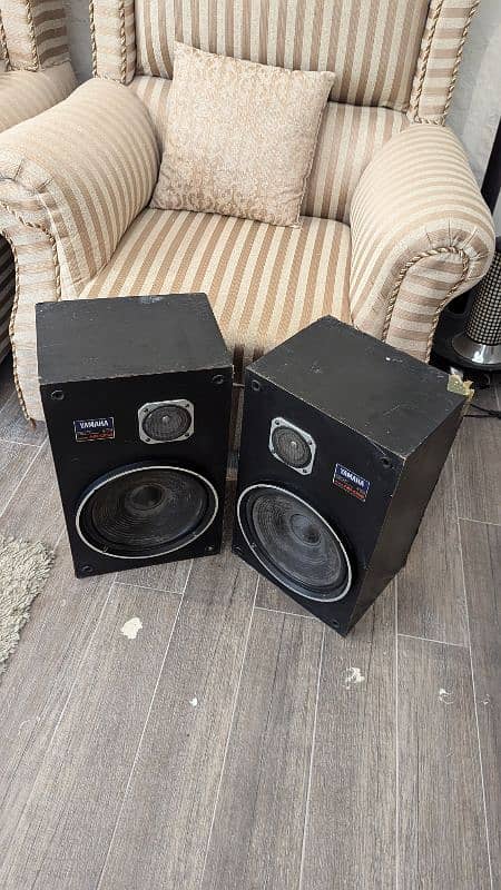 2 Original Yamaha Speakers [Model NS-052] 0