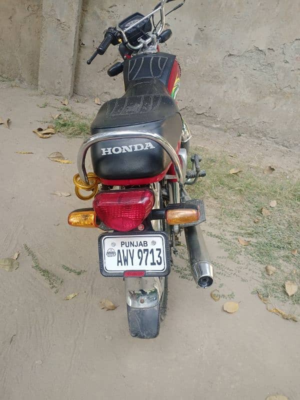 Honda CD70 2023 3