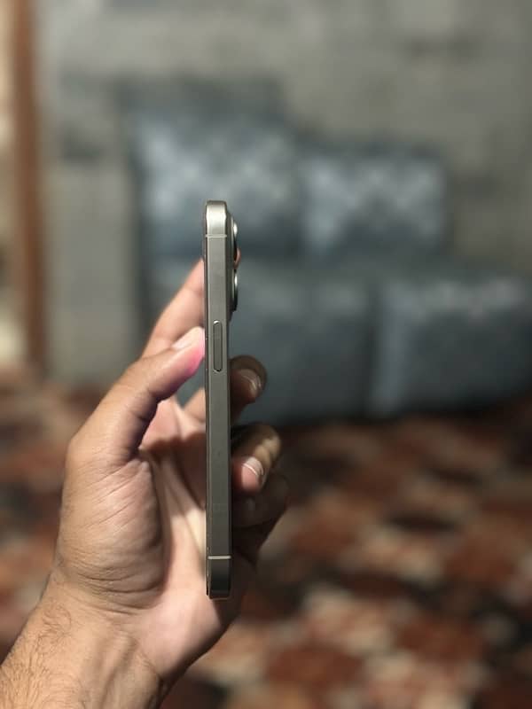 iphone 15 pro 2