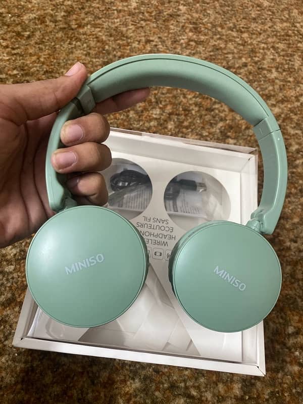 MINISO HEADPHONES 1