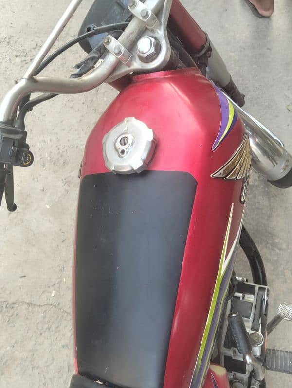 125 condition 8/10  engine bilkul 7