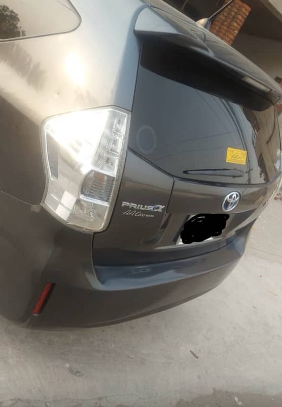 Toyota Prius Alpha 2014 2