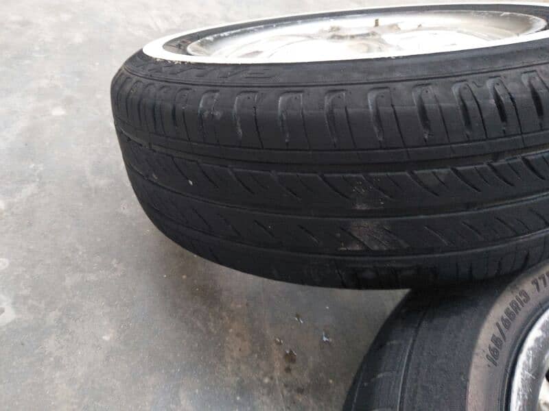 165/65 R 13 Size ,4Rimz+4Tyres,,2Tyre white putti 70*/* 2Tyre old 1