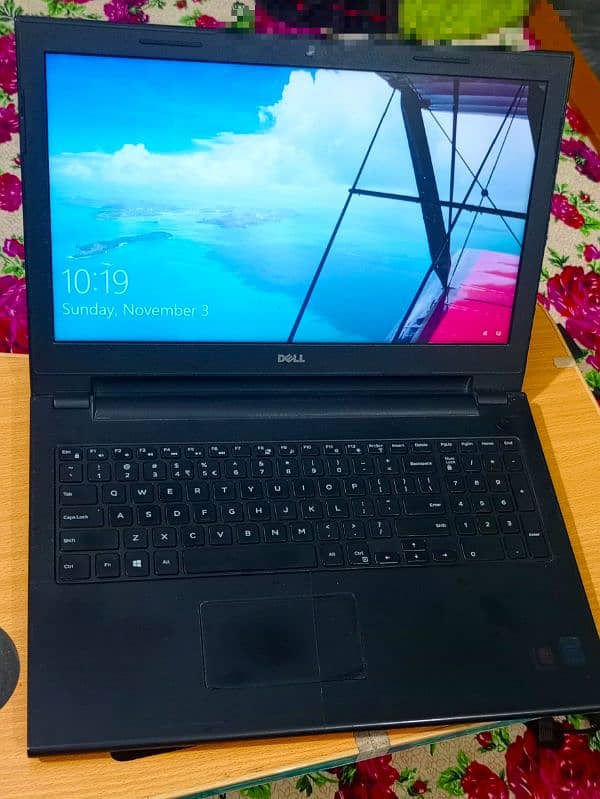 Dell Laptop i3 4th gen 4gb ram 192ssd+500gb hdd 3