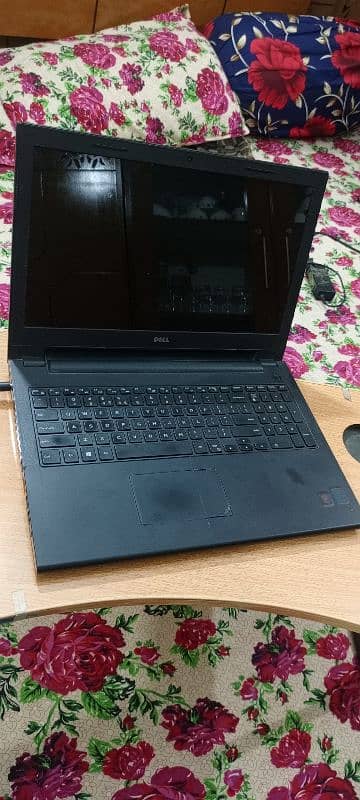 Dell Laptop i3 4th gen 4gb ram 192ssd+500gb hdd 8