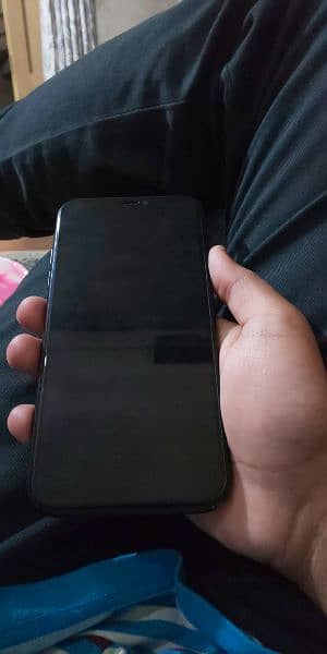 I PHONE XR / 128GB / BYPASS 3