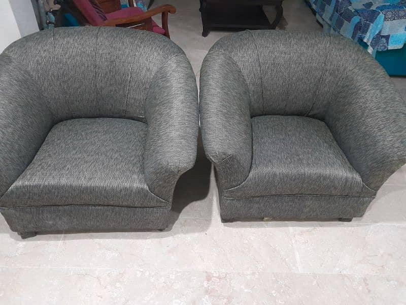 5 seater sofa set in excellent condition 0