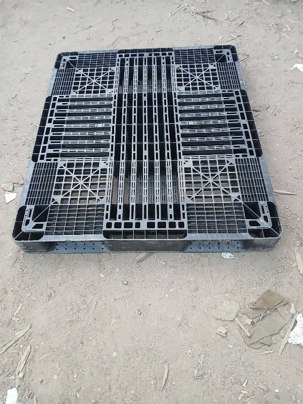 Plastic Pallet | Imported pallets stock |New & used pallet in Pakistan 2