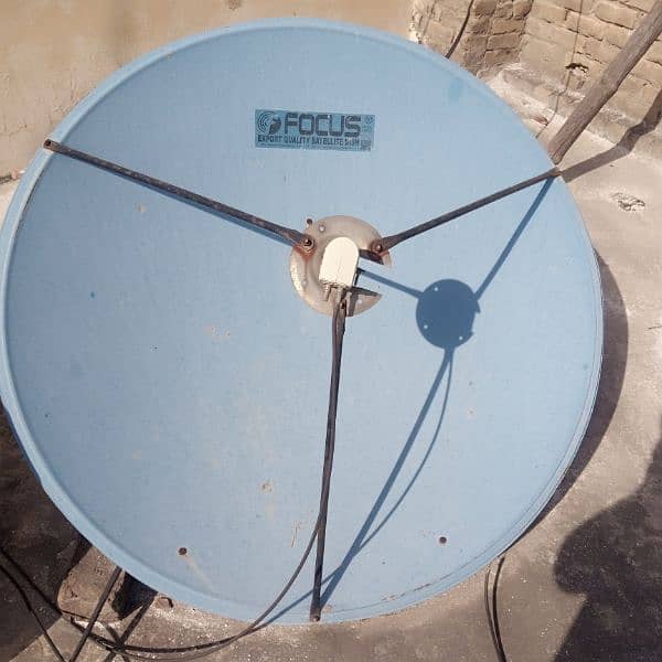 4 foot dish with double connection lnb for sale 0