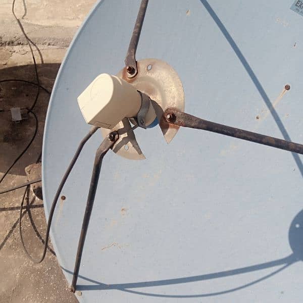 4 foot dish with double connection lnb for sale 1