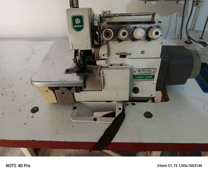 OwerLock Zoje Direct Drive Zj880-4-13h-1bd 4Thread Machine For Sale 1