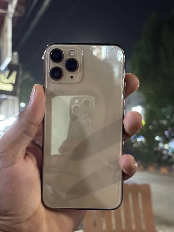 iphone 11 pro 256gb ( pta) 4