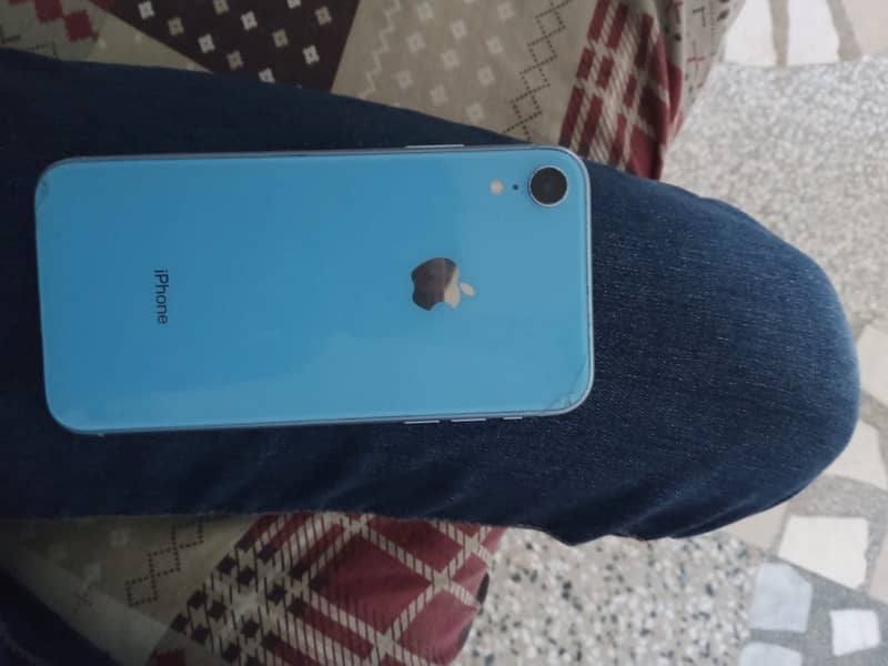 iPhone XR 1