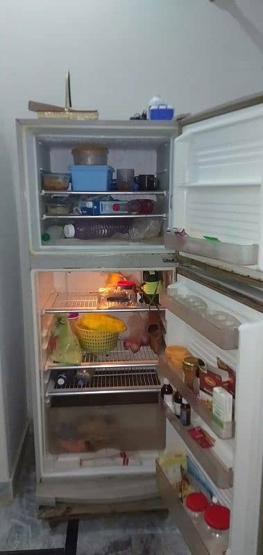 Dawlance Refrigerator for urgent sale 3