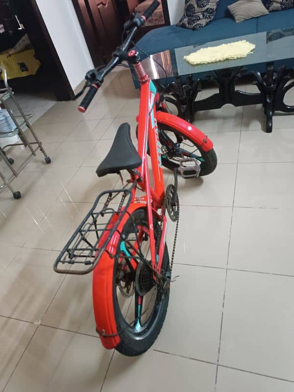 wants to sell my bycycle urgnt 3