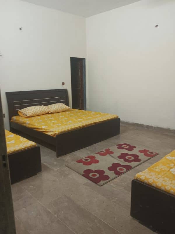 LADIES FURNISHED ROOM VVIP TYPE NEAR EXPO CENTRE 24HR WATER & ELECTRIC 4