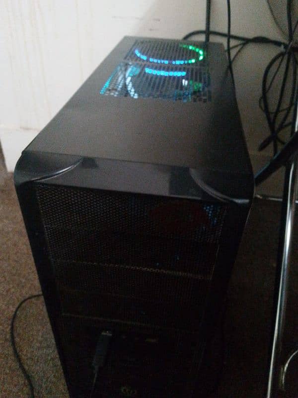 Custom Build PC 0