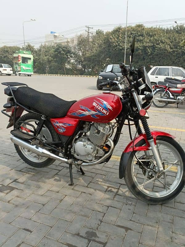 Suzuki Gs150-SE 9