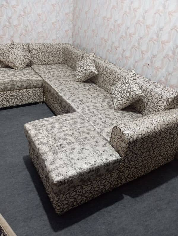 L shape sofa 0