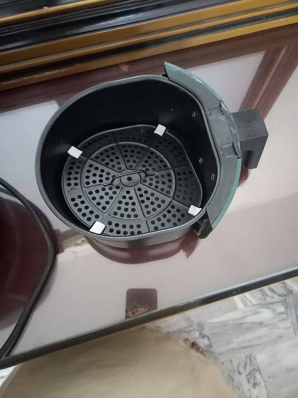 Air fryer for urgent sale purchased from Dubai 2