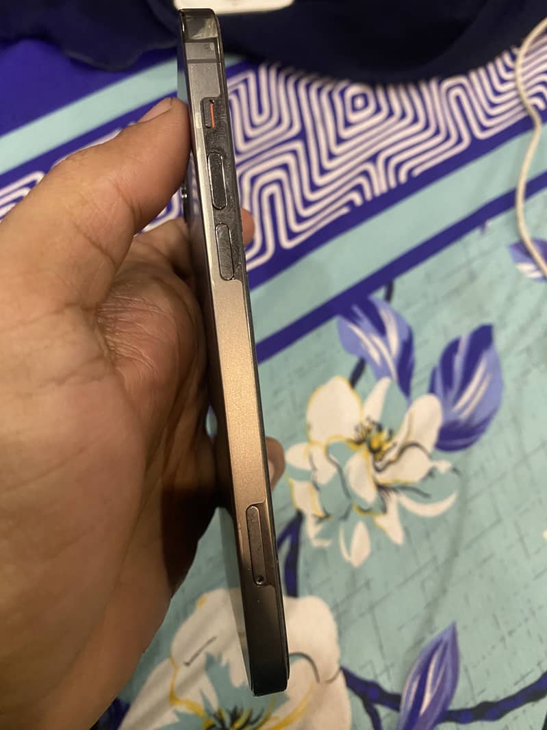 Iphone 12pro Non PTA for sale with box and cable 2