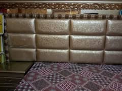 bht heavy aur almost new bed set with complete package