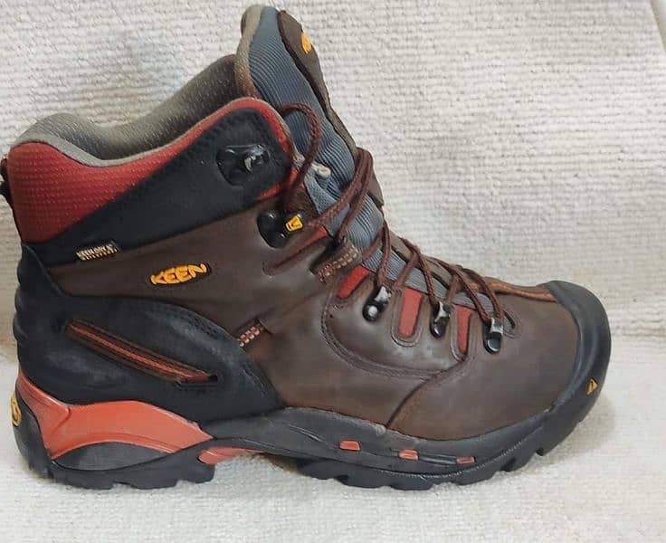 Imported pre owned shoes. keen merrel lowa salomon 2