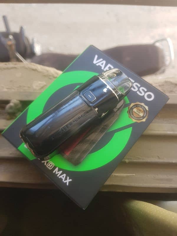 VAPORESSO LUXE XR MAX WITH BOX , CABLE & NEW COIL INSTALLED 0