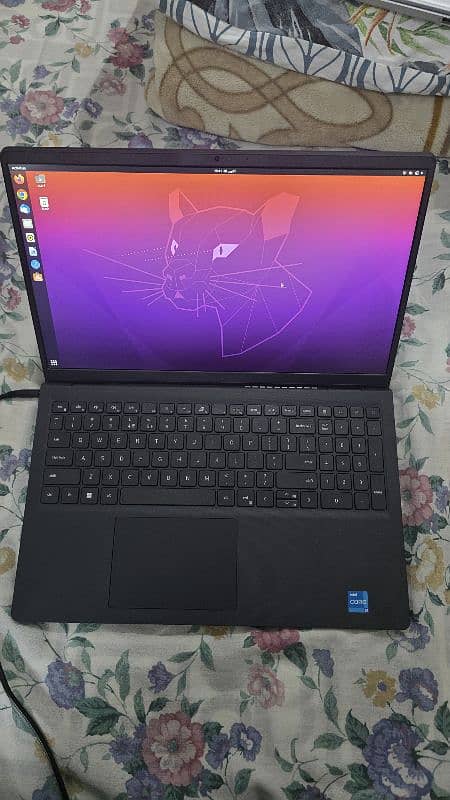 DELL Vostro 15 3520 Laptop Brand New. 4