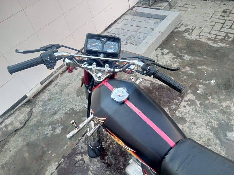 Honda 125 Red Colour 2021 Model Lush Condition 4