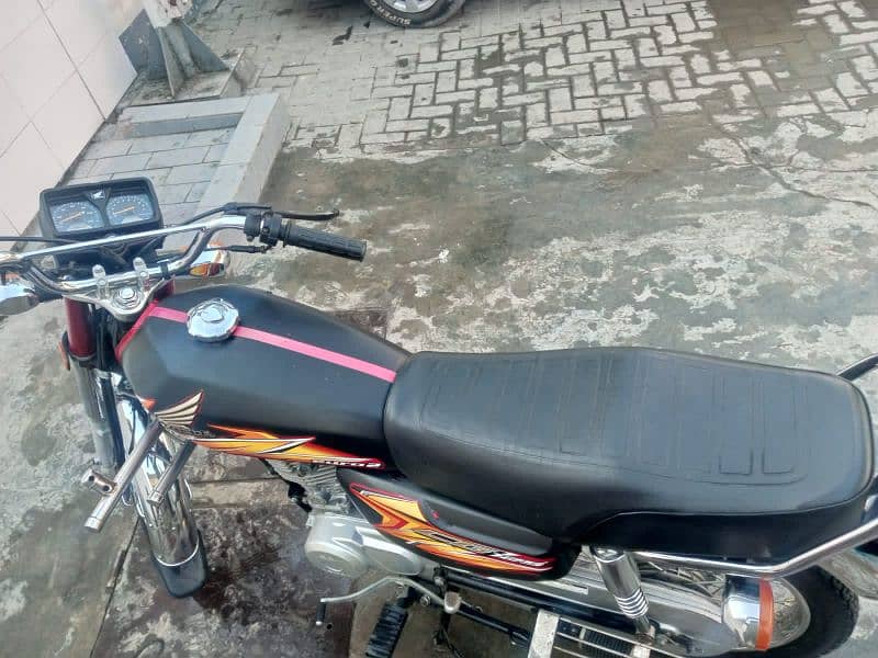 Honda 125 Red Colour 2021 Model Lush Condition 5