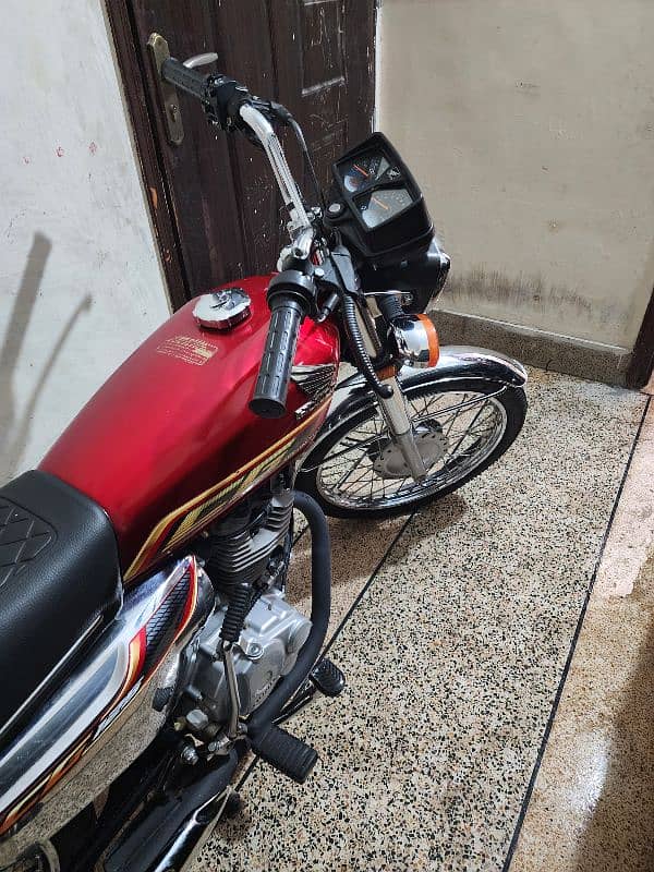 Honda 125 special addition 8