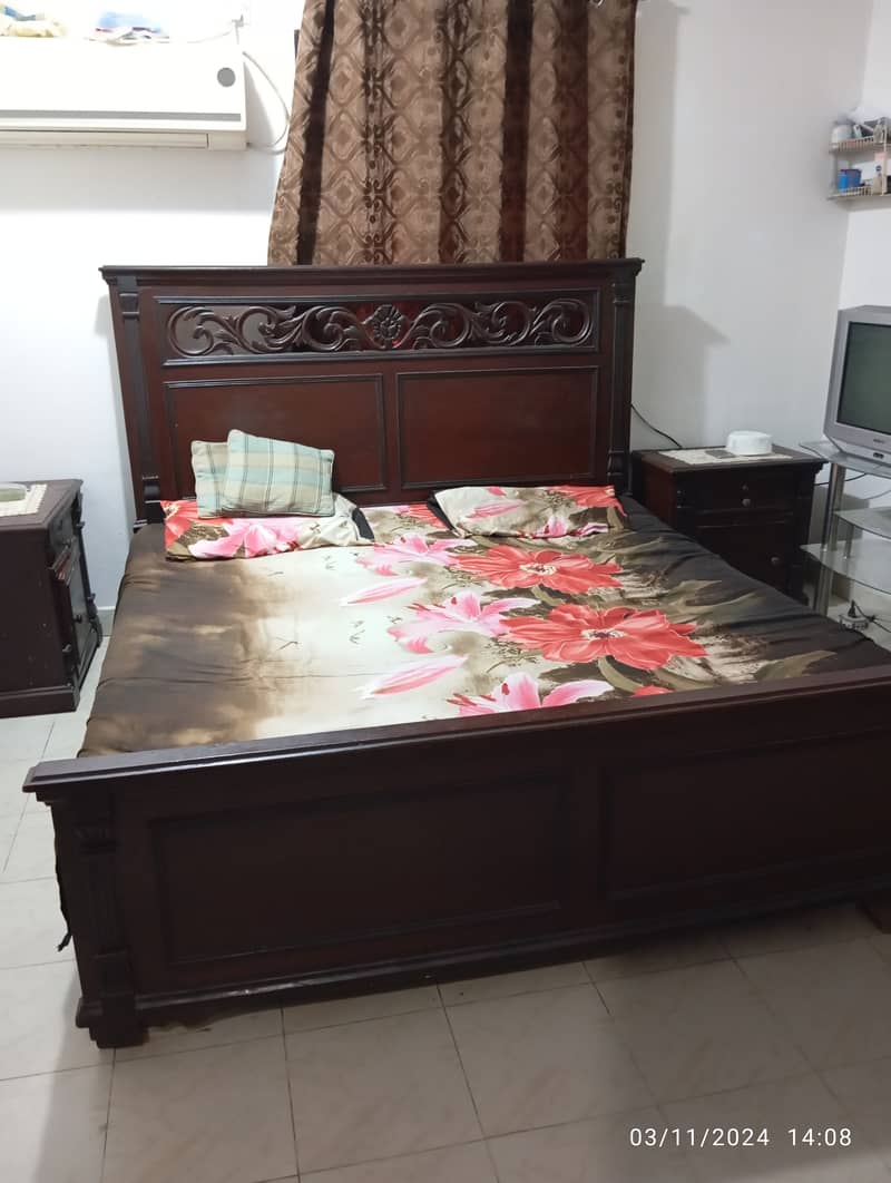 I AM SELLING MY DOUBLE BED WITH TWO SIDE TABLE MATTERS. DRESSING TABLE 3