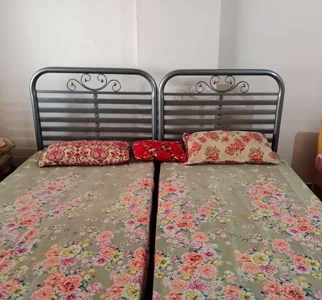 Al-Jannat Girls Hostel Karachi one seater is available 7