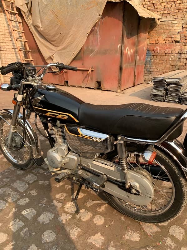 self start honda 125 total 24000 chala ha total paper ok ha 2